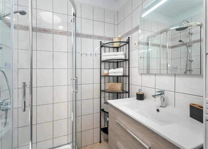 Greta * طوستا ديل سيلونثيو